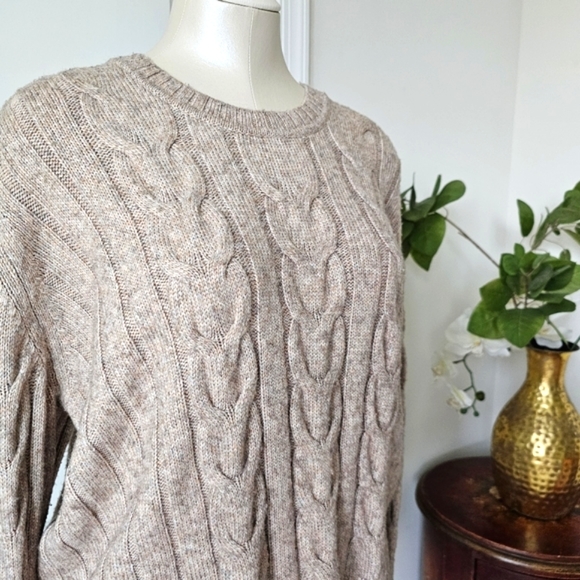 Banana Republic Women’s Cable Knit Crewneck Oatmeal Gray Sweater Oversized L - Picture 5 of 12